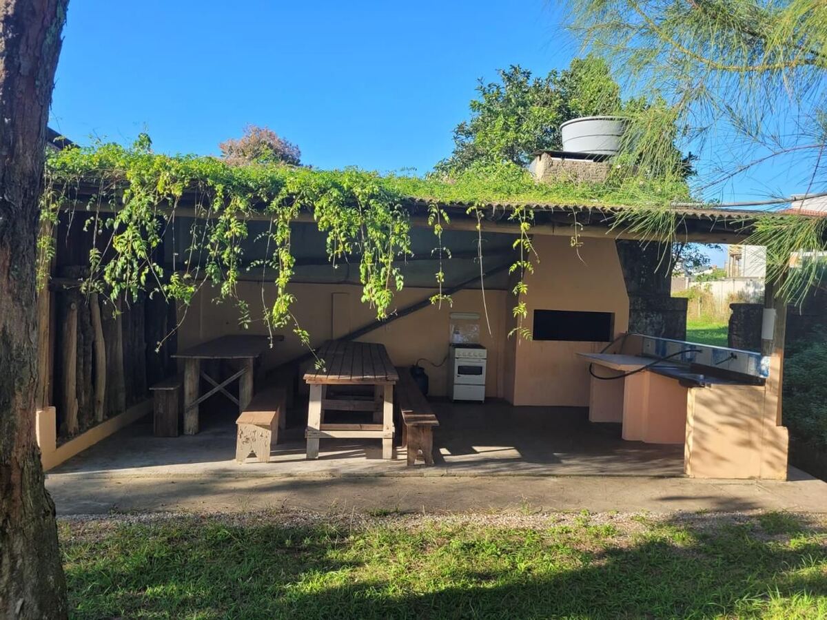 Cozinha comunitária e churrasqueira no Camping Padang